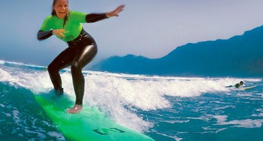 Espagne Lanzarote – Cours de surf débutant demi-journée 2h30