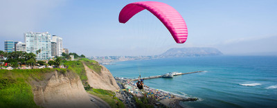 Peru Lima Miraflores – Paragliding over Costa Verde 15 min