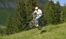 Esperienza in trotineta di montagna con Clicktodo.com ai Diablerets, Svizzera. Emozioni forti | Mountain-Scooter-Erlebnis mit
