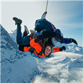 Tandem skydive Eiger with Clicktodo, mountain view | Salto tandem sobre os Alpes com Clicktodo e vista do Eiger